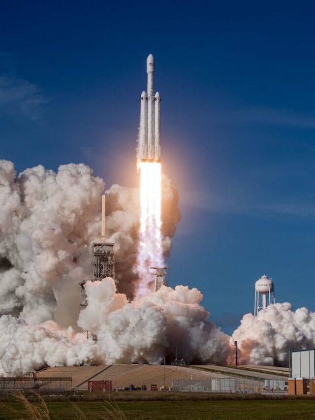 7 Things You Should Know About SpaceX Stock Story